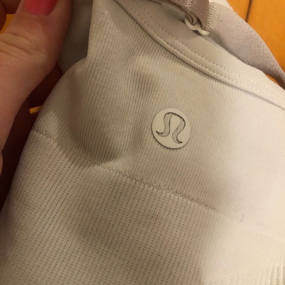 White sports bra - Picture 4 of 5